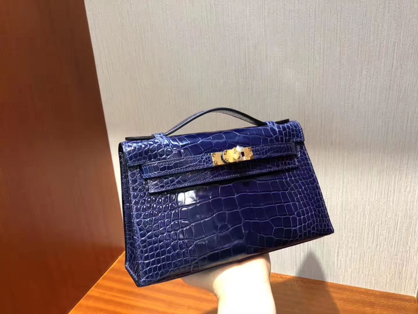 Hong Kong Hermes Minikelly Pochette M3墨水蓝Blue Encre 亮面方块 美洲鳄鱼