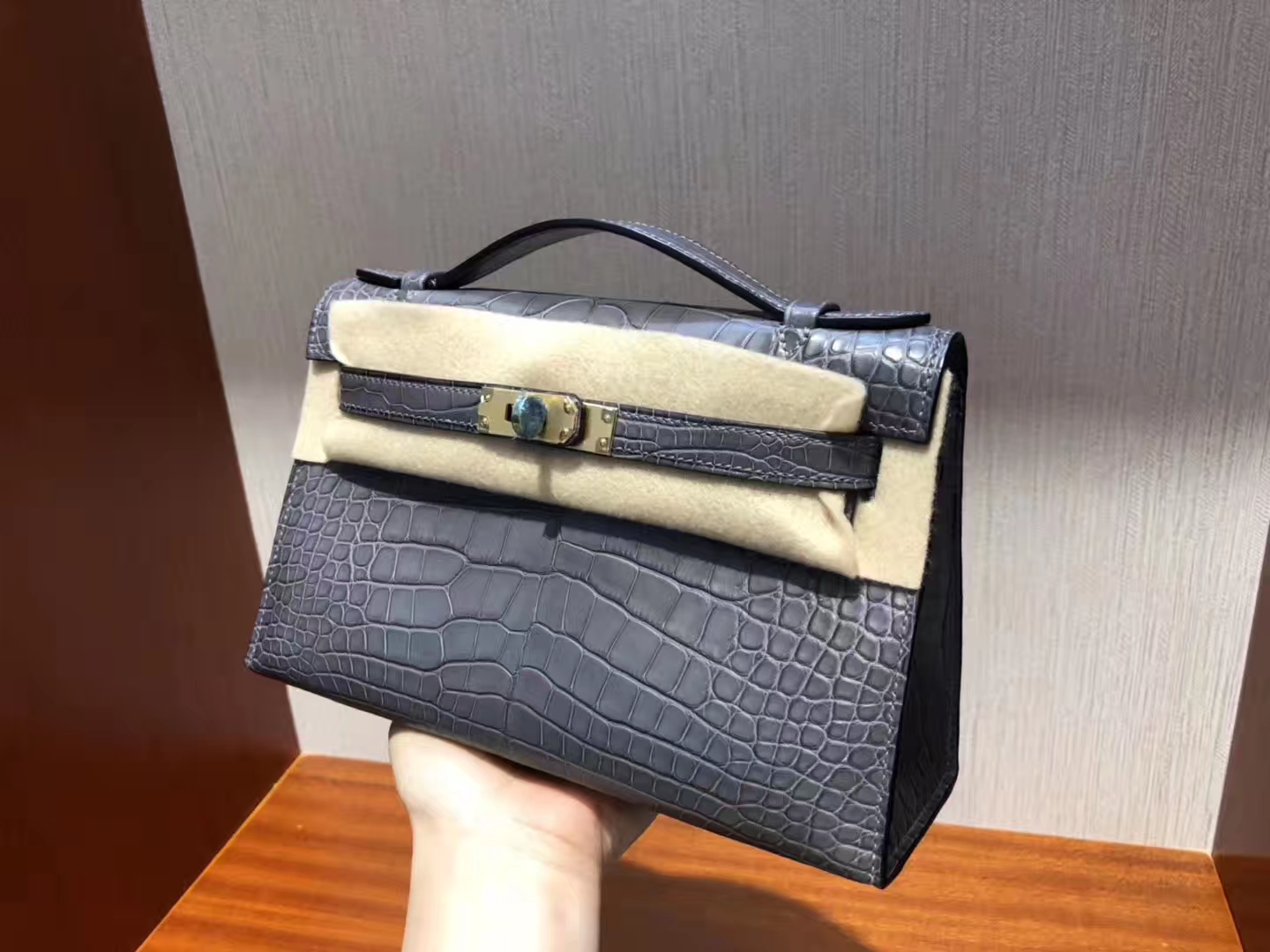 Hermes Minikelly Pochette 迷你凯莉包CK19慕斯灰 Mousse 雾面鳄鱼皮 晚宴包