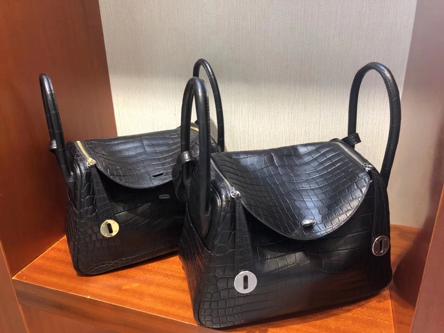 愛馬仕琳迪包定制Hermes lindy Bag 26 CK89黑色 Noir 霧面兩點鱷魚