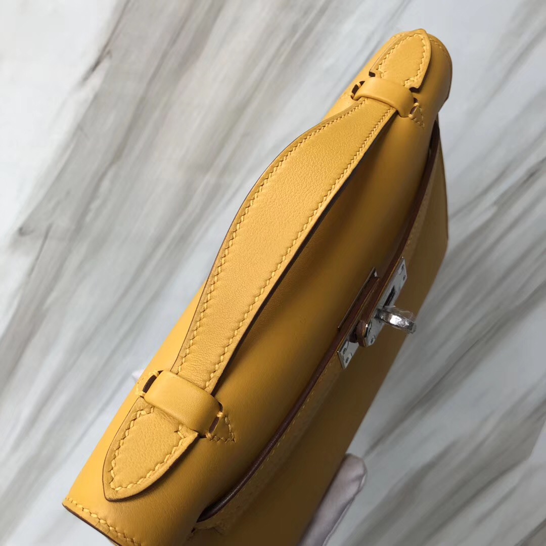 Hong Kong Hermès MiniKelly pochette 9D Jaune Amber琥珀黃 Swift calfskin