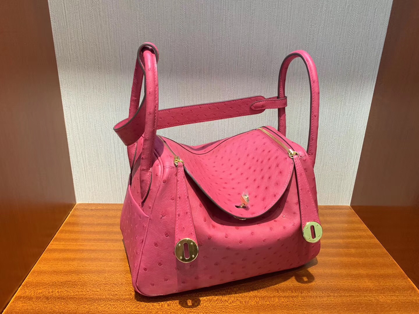 Malaysia Hermes lindy 26cm E5 Rose Tyrien糖果粉 Ostrich E5玫紅 桃紅色