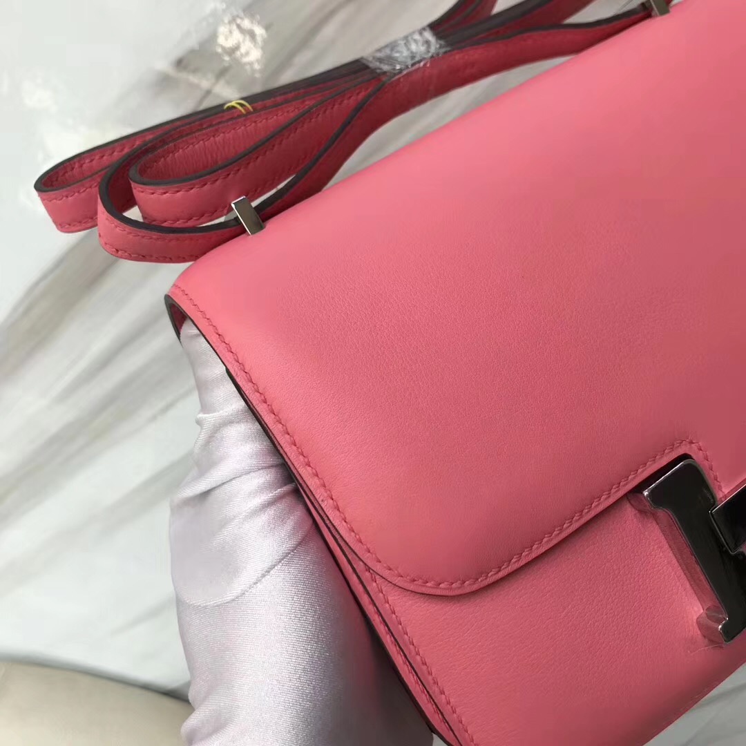 Hermes Constance 19cm Swift calfskin 8W Rose azalee 新唇膏粉