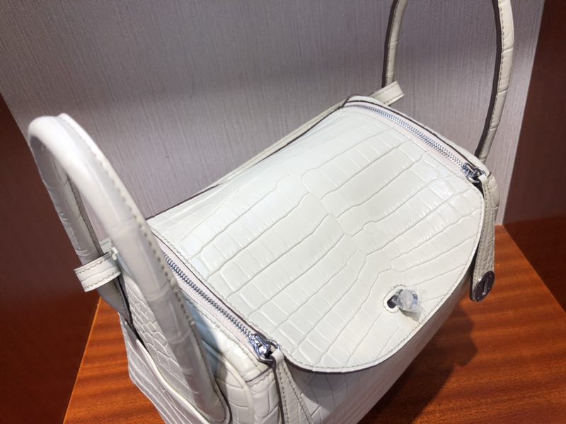 愛馬仕吉隆坡機場專賣店 Hermes lindy 26cm 8L beton 奶油白 尼羅鱷魚