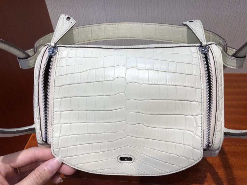 愛馬仕吉隆坡機場專賣店 Hermes lindy 26cm 8L beton 奶油白 尼羅鱷魚