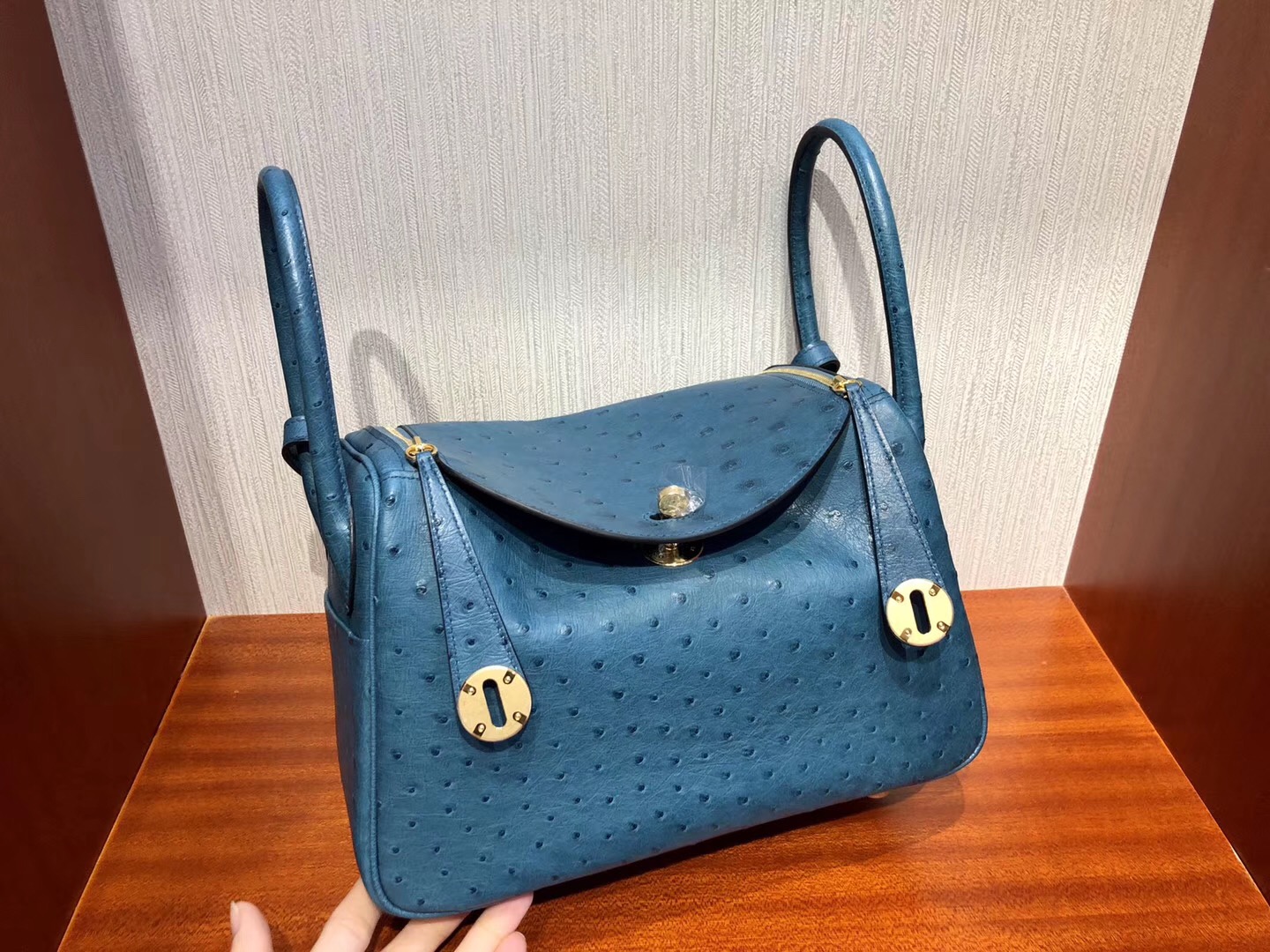 臺灣臺北愛馬仕琳迪包定制 Hermes lindy 26cm 7C珊瑚藍 Ostrich KK南非鴕鳥皮