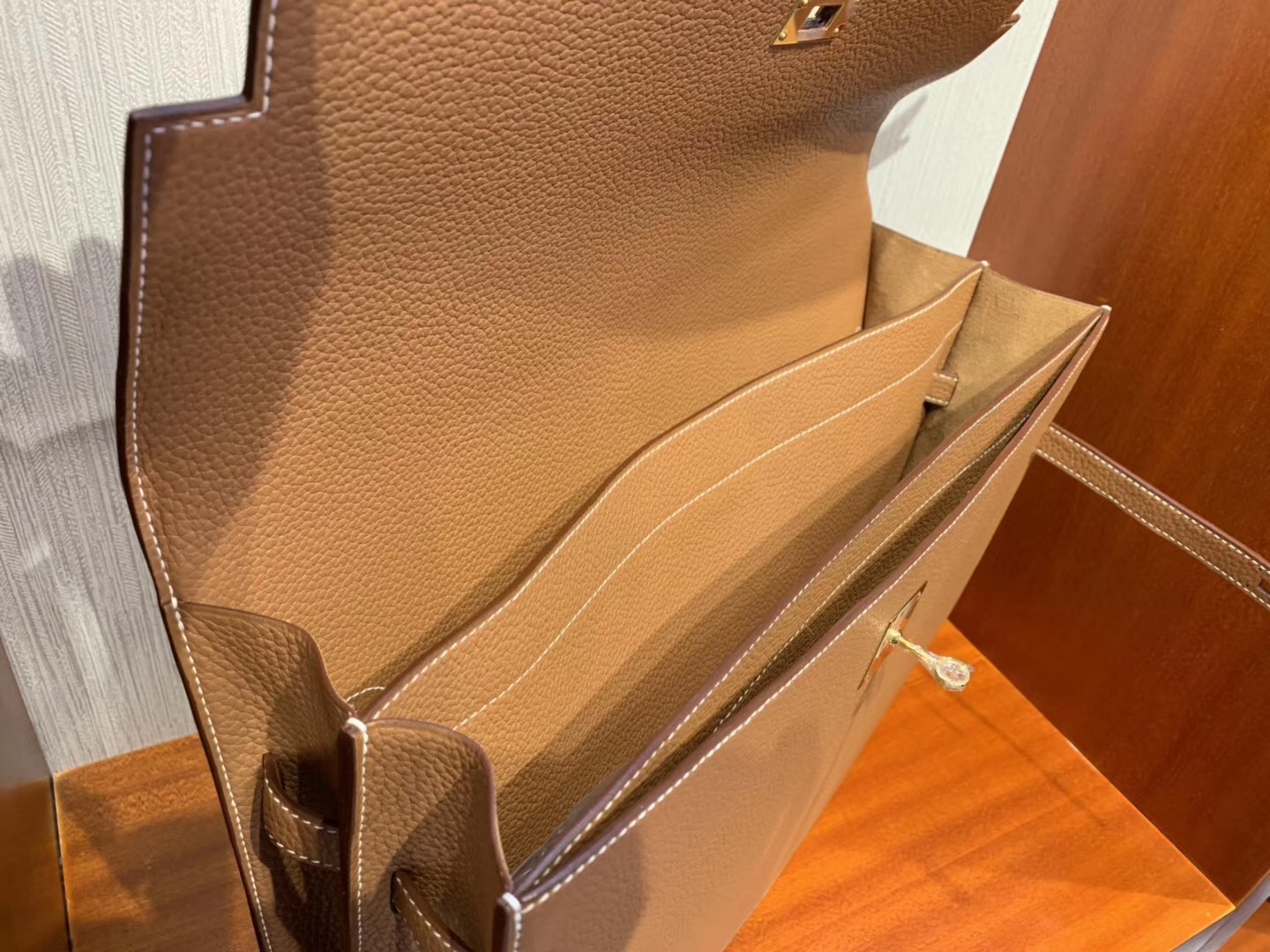 愛馬仕公文包價格 Hermes Kelly Depeches 38cm Clemence CK37 金棕色 Gold