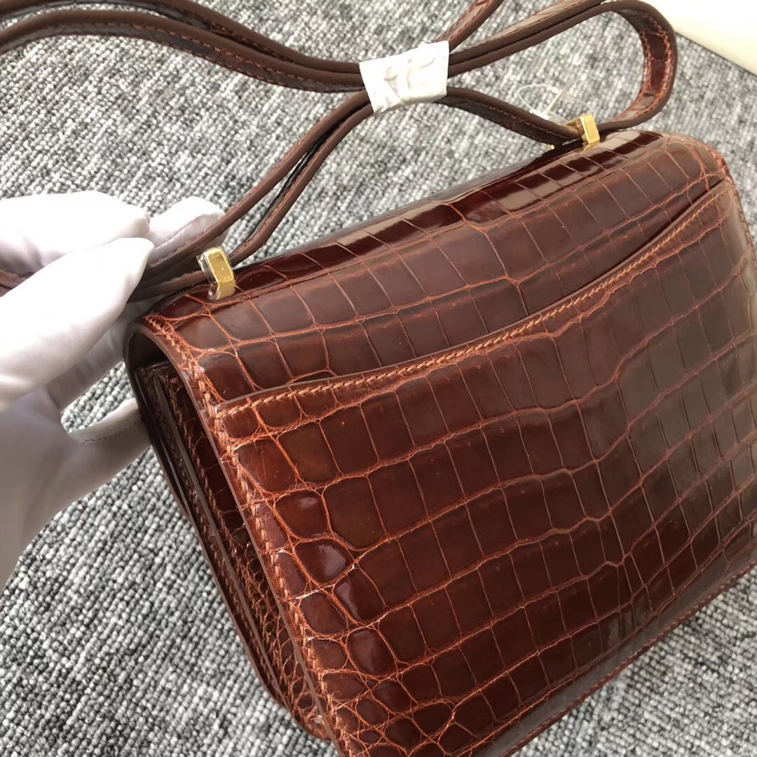 愛馬仕韓國首爾狎鷗亭總店專賣店 Hermes Constance 19cm CC31蜜糖棕色 尼羅鱷