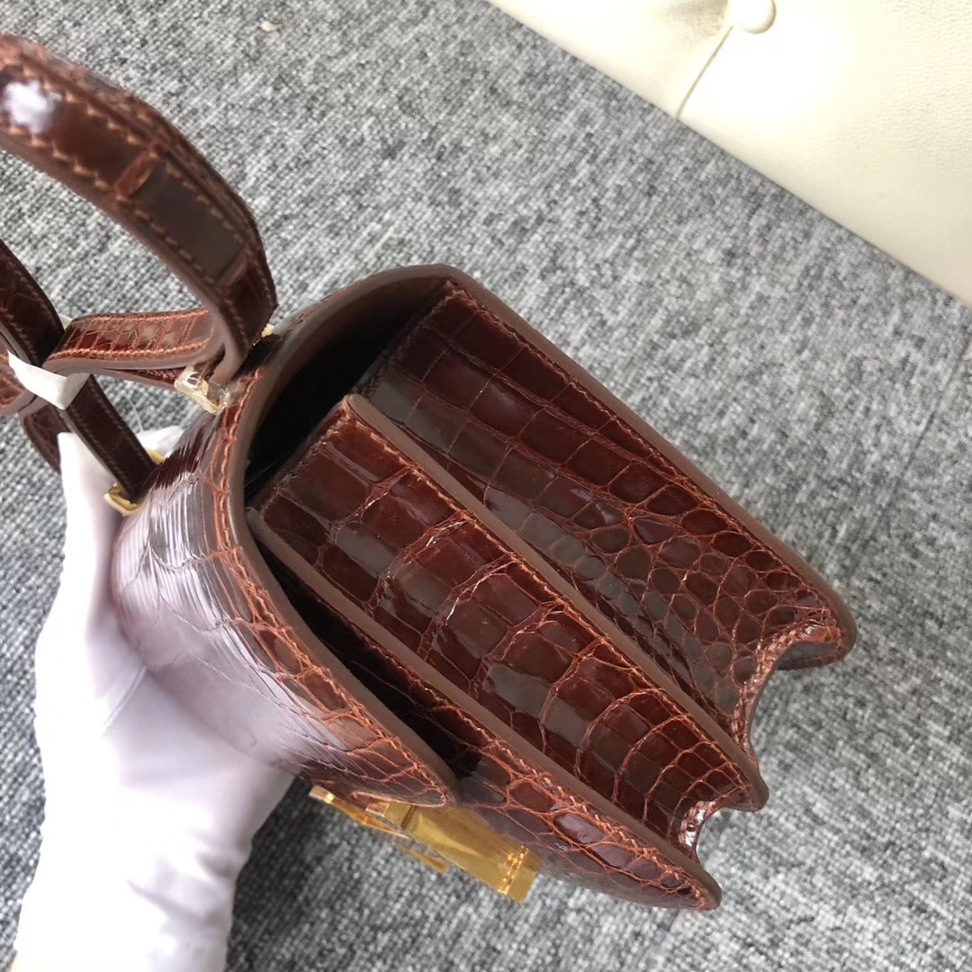 愛馬仕韓國首爾狎鷗亭總店專賣店 Hermes Constance 19cm CC31蜜糖棕色 尼羅鱷