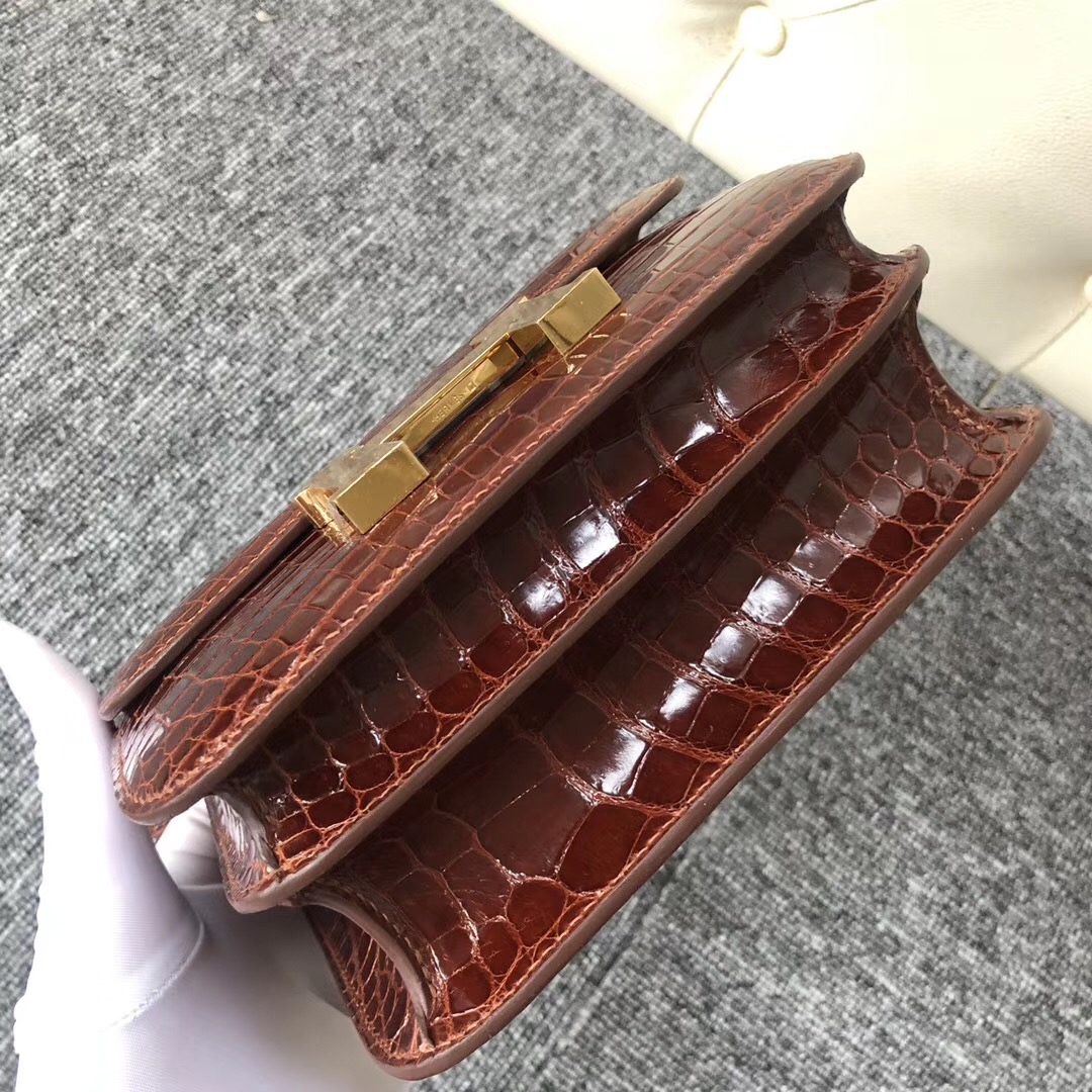 愛馬仕韓國首爾狎鷗亭總店專賣店 Hermes Constance 19cm CC31蜜糖棕色 尼羅鱷