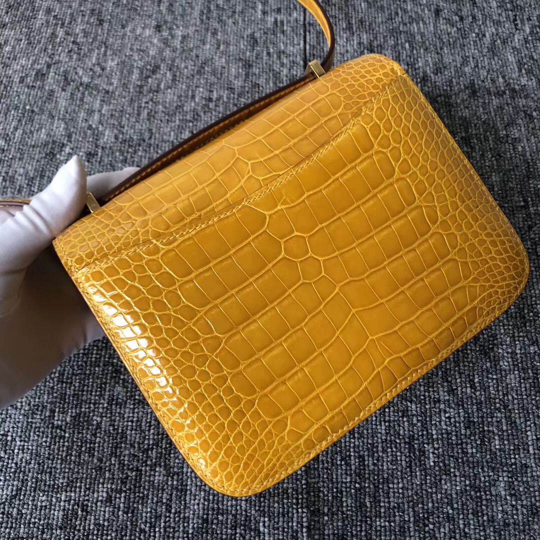 澳門壹號廣場愛馬仕G13-15號店 Hermes Constance 24cm 9D 琥珀黃 Jaune Amber