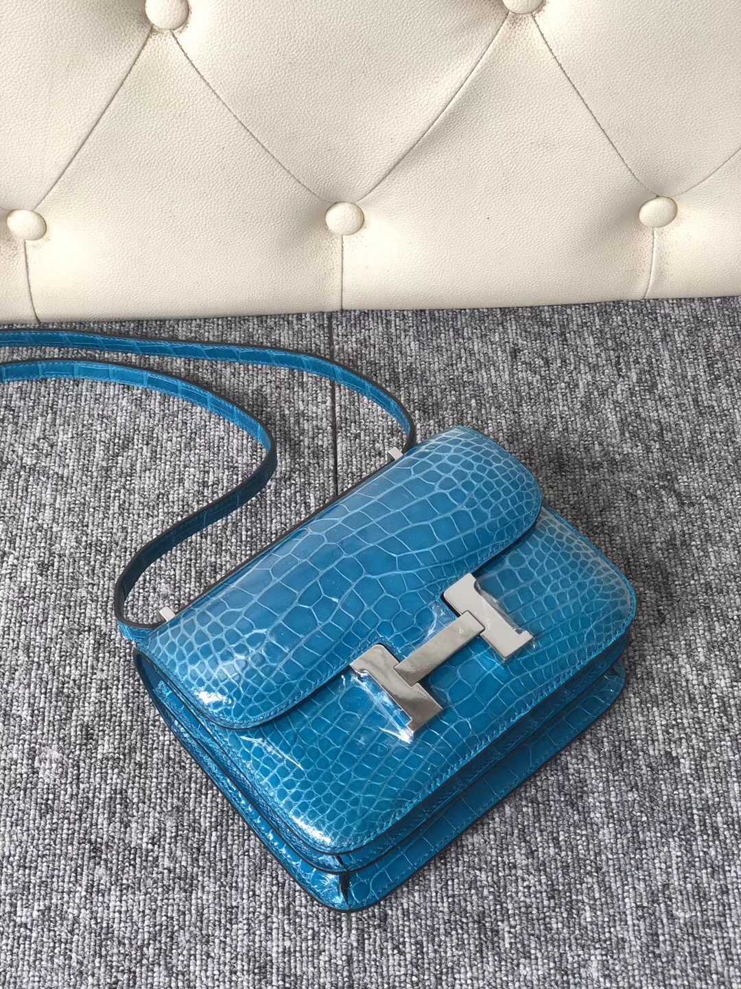 愛馬仕康康壹般多少錢 Hermes Constance 19cm 7W Blue izmir 伊茲密爾藍