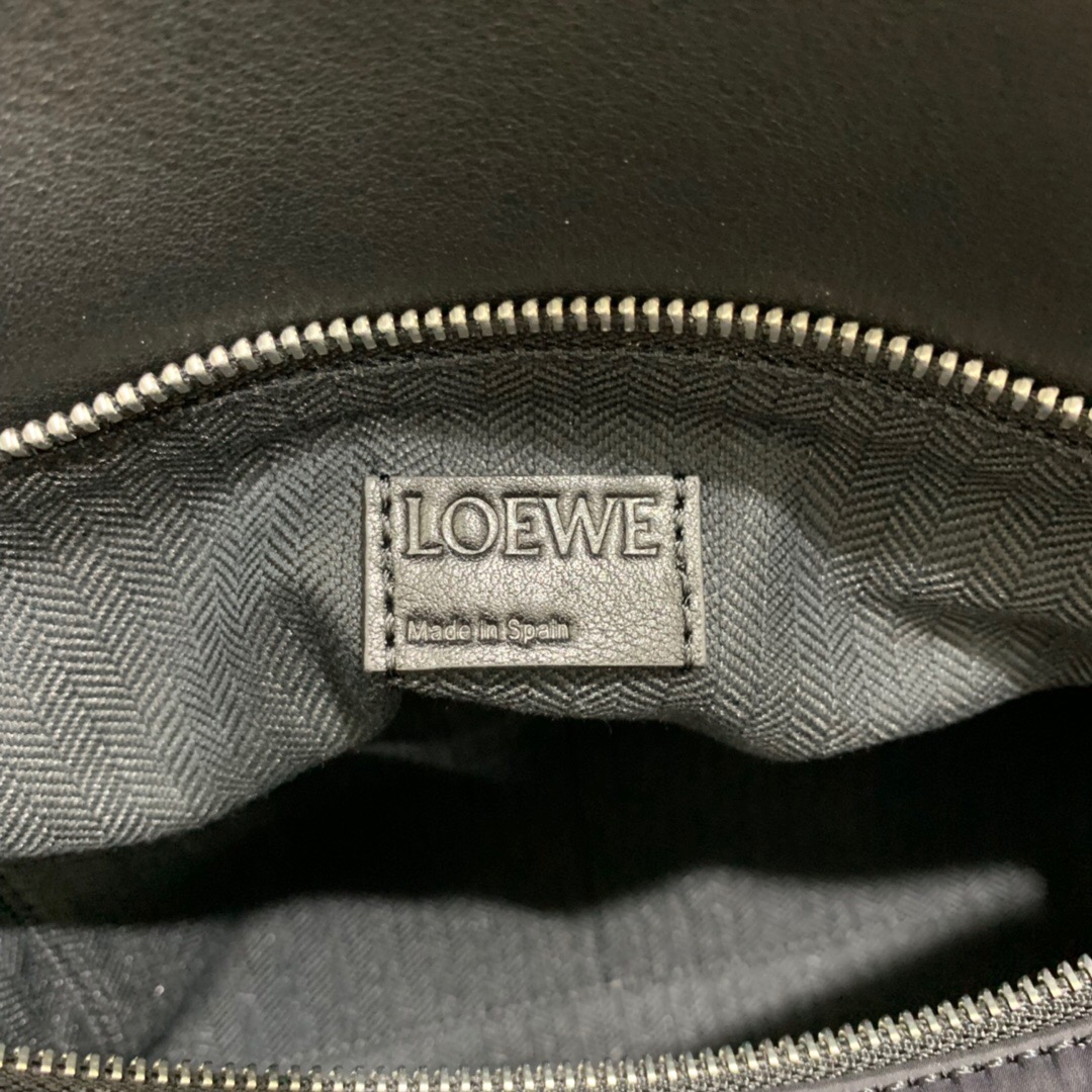 羅意威男包香港官網價格 LOEWE Puzzle Trainers Large Bag 黑色/棕褐色