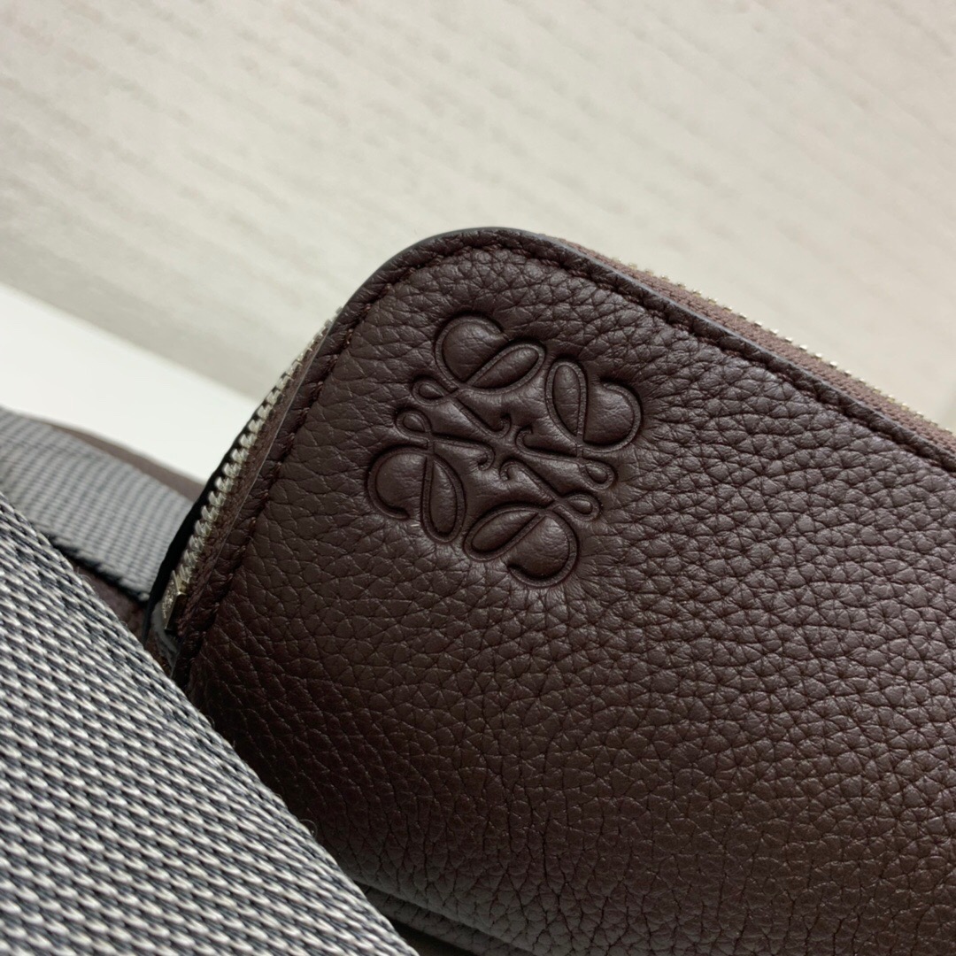 臺灣臺中市羅意威 LOEWE Puzzle Sling Chocolate Brown/Orange