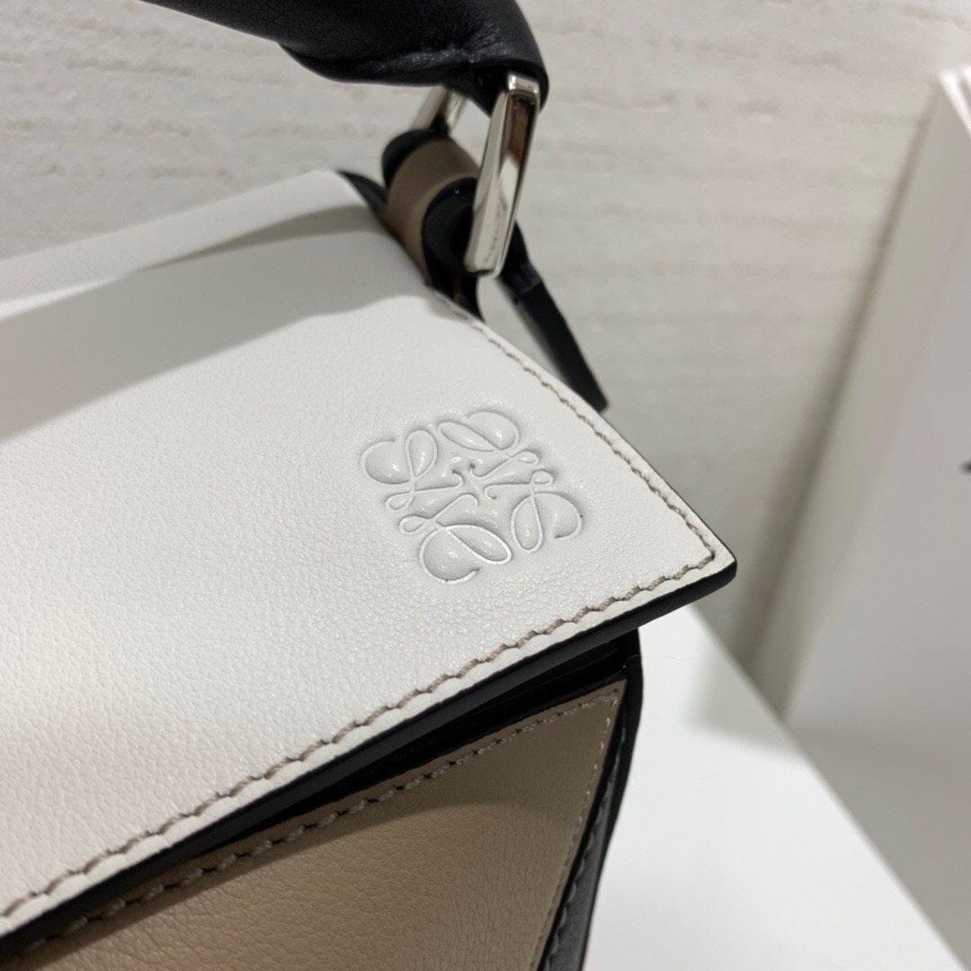 羅意威puzzle中號小號尺寸對比 LOEWE Puzzle Rugby Small Bag