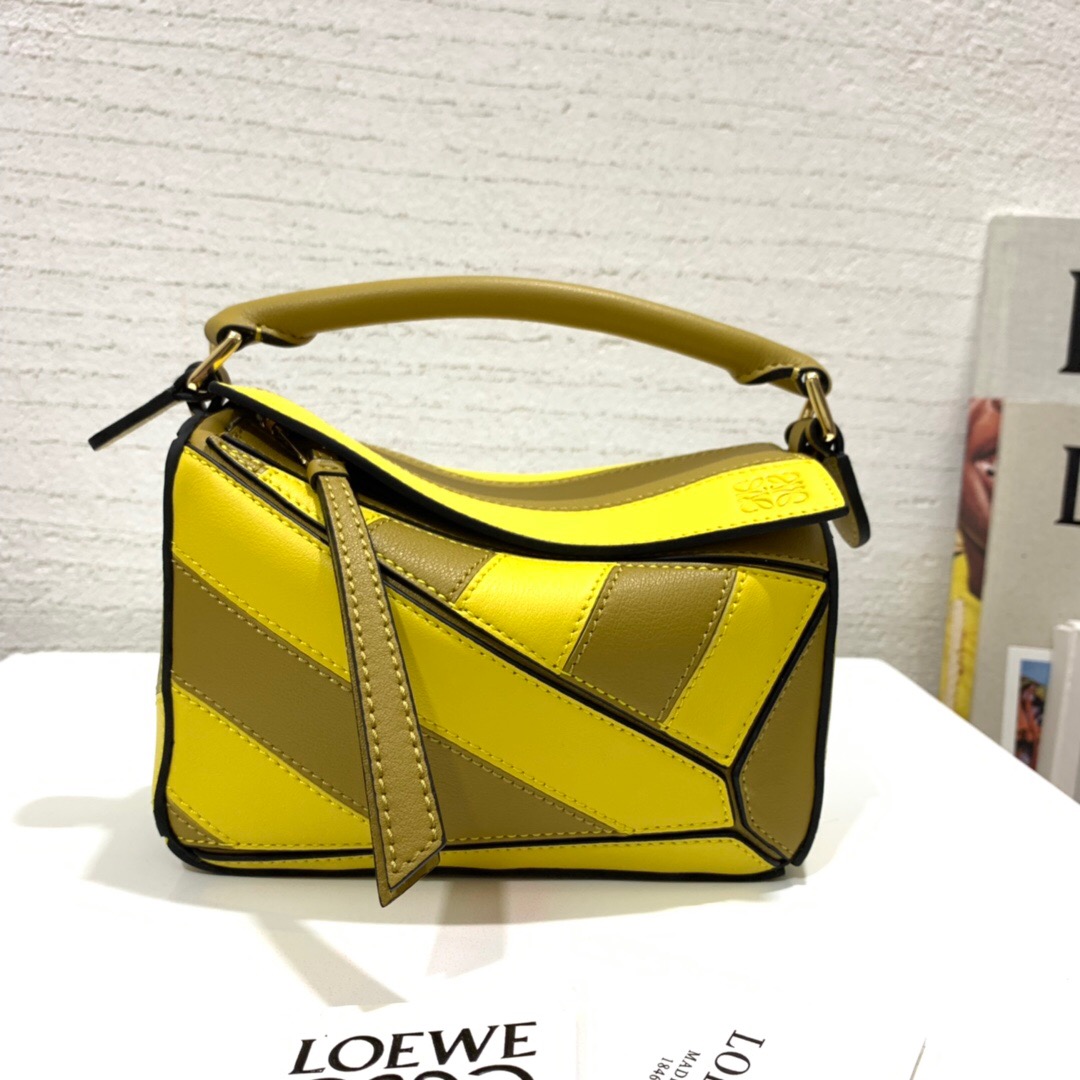 臺灣臺北市羅意威 LOEWE Puzzle Rugby Mini Bag Tan/Sky Blue