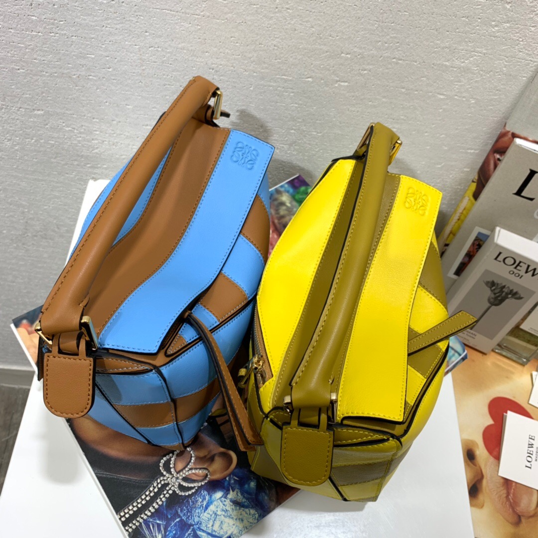 羅意威puzzle有幾個尺寸LOEWE Puzzle Rugby Small Bag Tan/Sky Blue