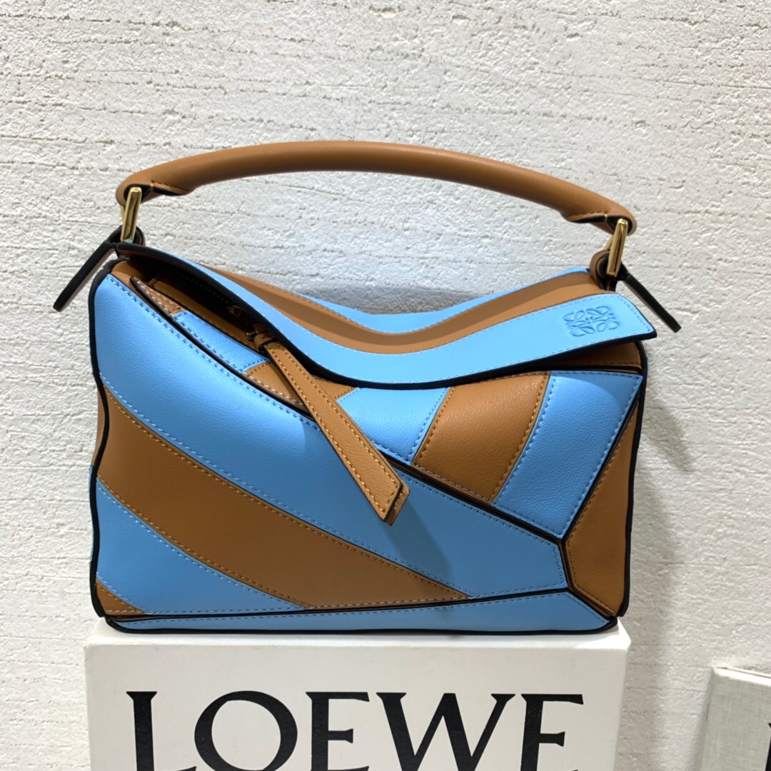 羅意威puzzle有幾個尺寸LOEWE Puzzle Rugby Small Bag Tan/Sky Blue