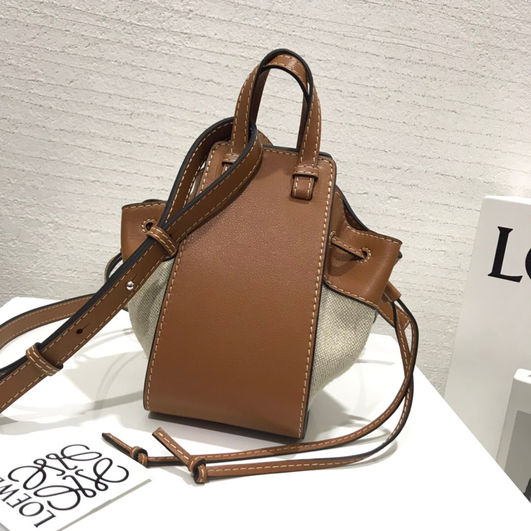 臺灣羅意威吊床包價格及圖片 Loewe水桶包 Hammock Drawstring Mini Bag