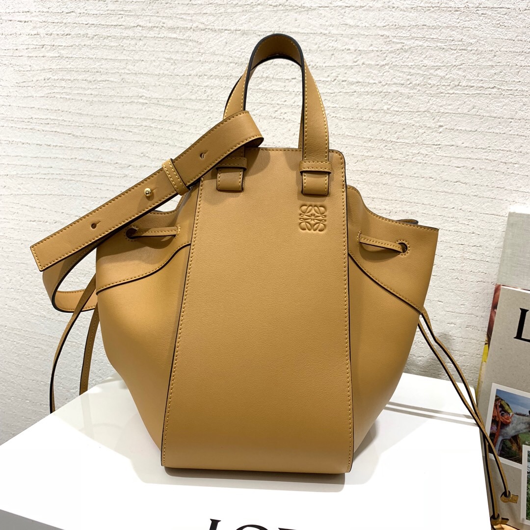 Loewe Hammock Drawstring Medium Bag Light Caramel