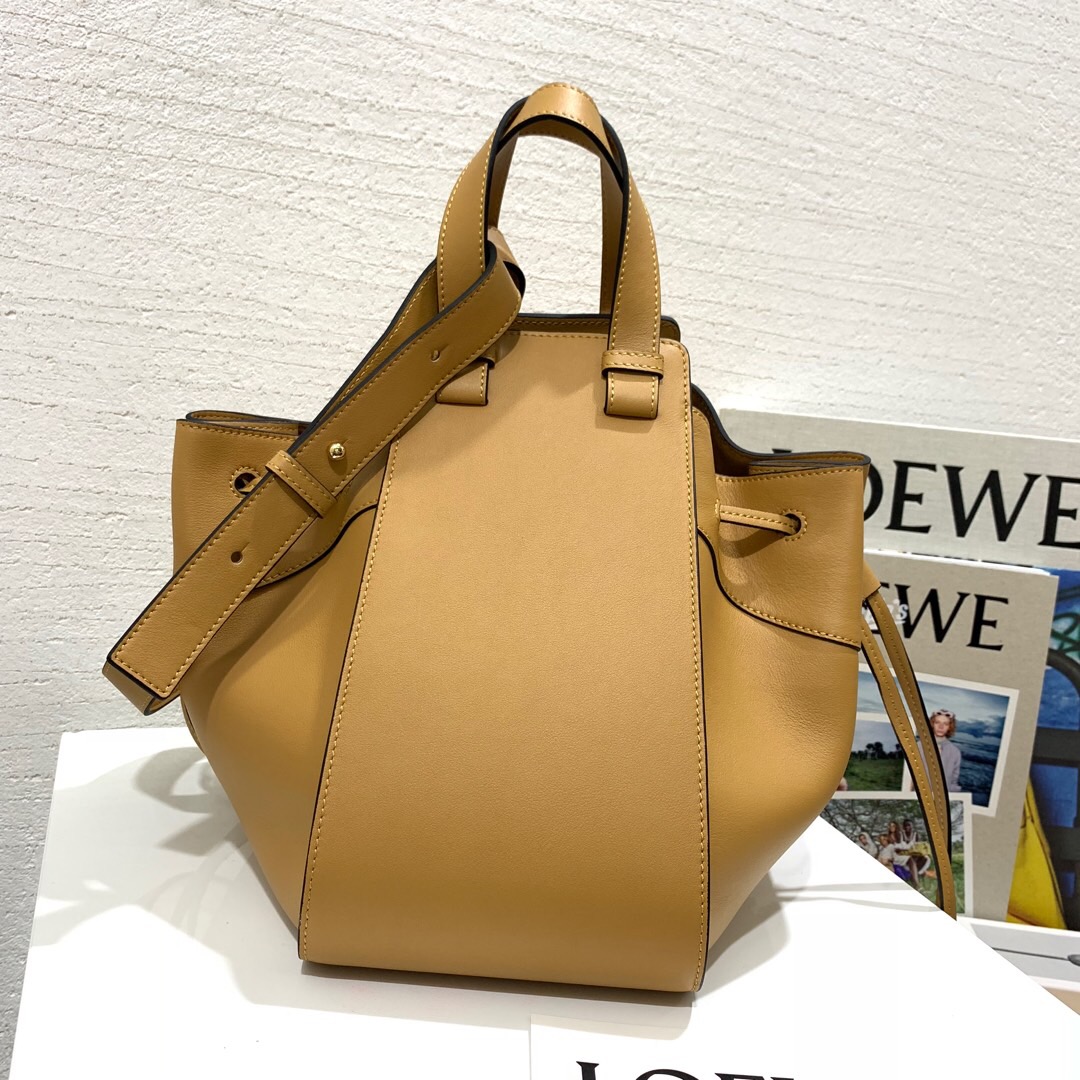 Loewe Hammock Drawstring Medium Bag Light Caramel