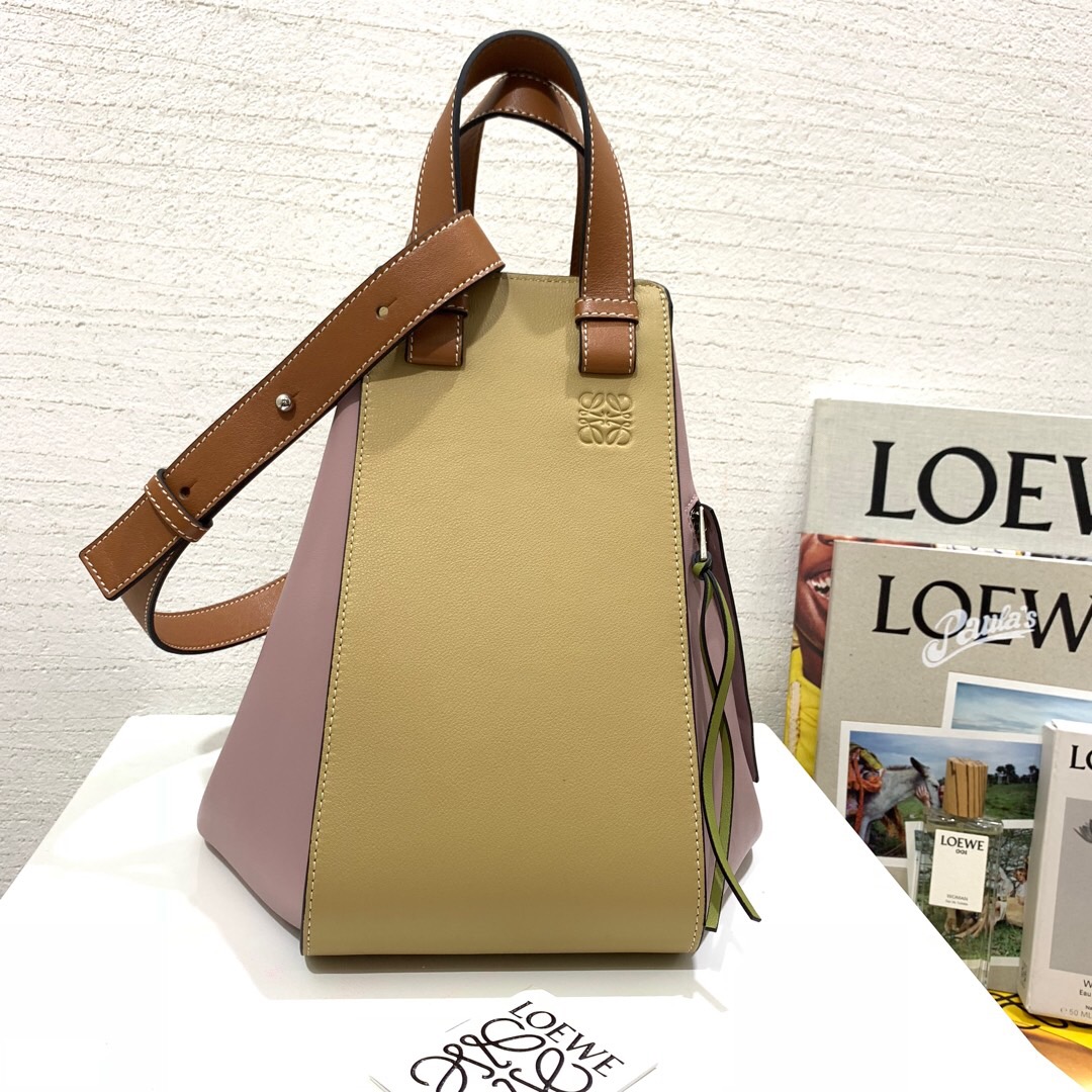 臺灣羅意威新款包包圖片 Loewe Hammock Small Bag lilac/gold