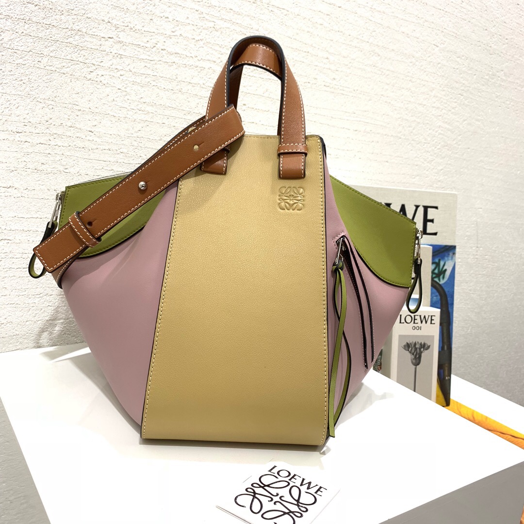 臺灣羅意威新款包包圖片 Loewe Hammock Small Bag lilac/gold