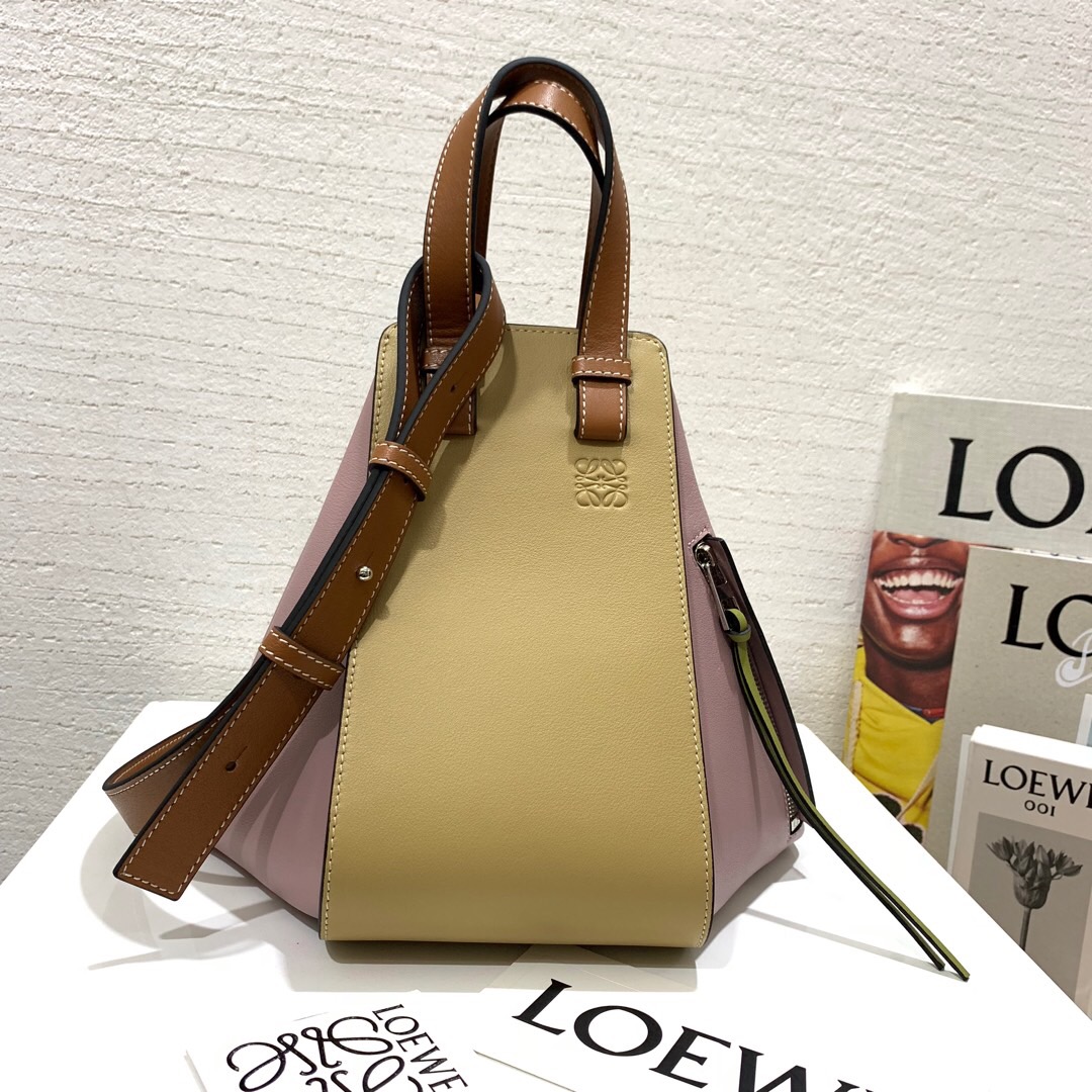 臺灣羅意威新款包包圖片 Loewe Hammock Small Bag lilac/gold