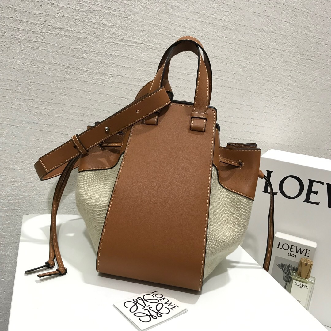 loewe吊床包 羅意威女包價格 Loewe Hammock Small Bag