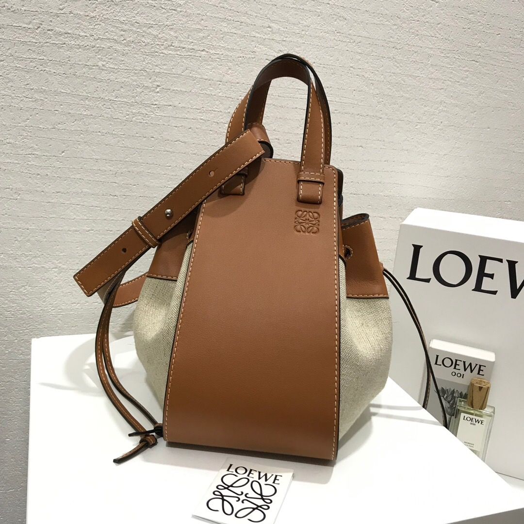 loewe吊床包 羅意威女包價格 Loewe Hammock Small Bag