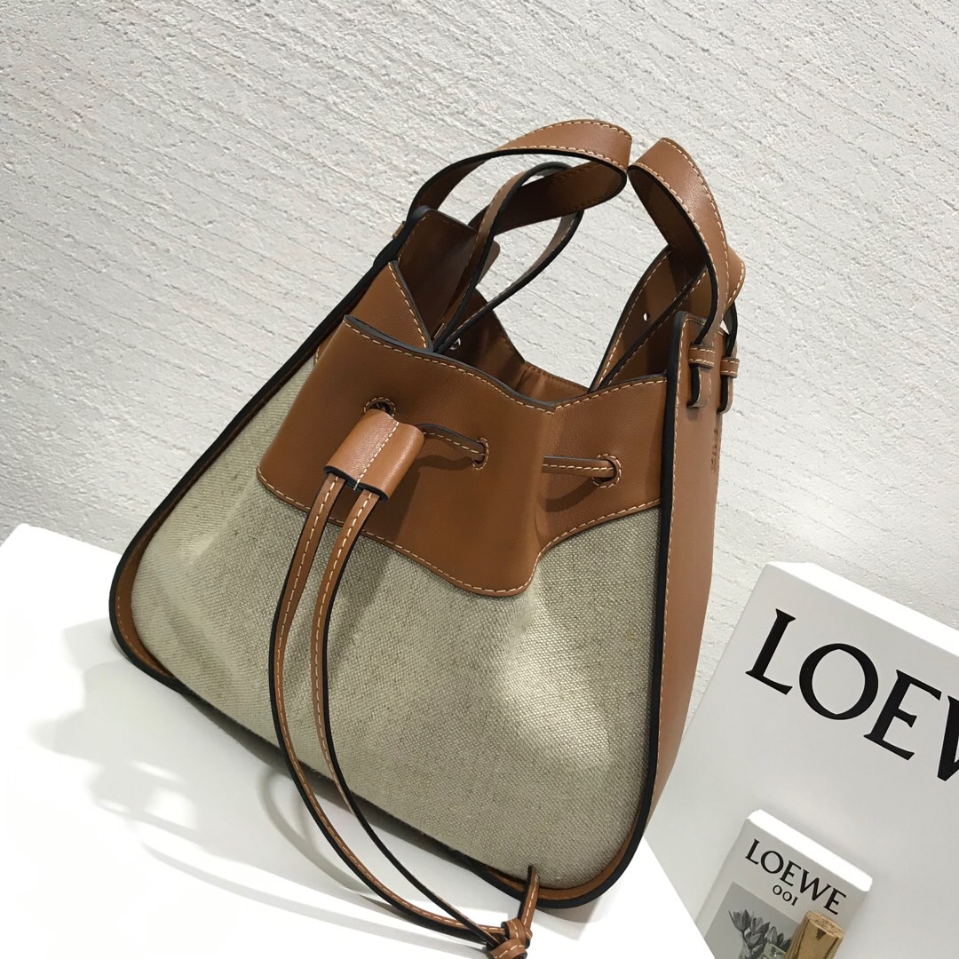 loewe吊床包 羅意威女包價格 Loewe Hammock Small Bag