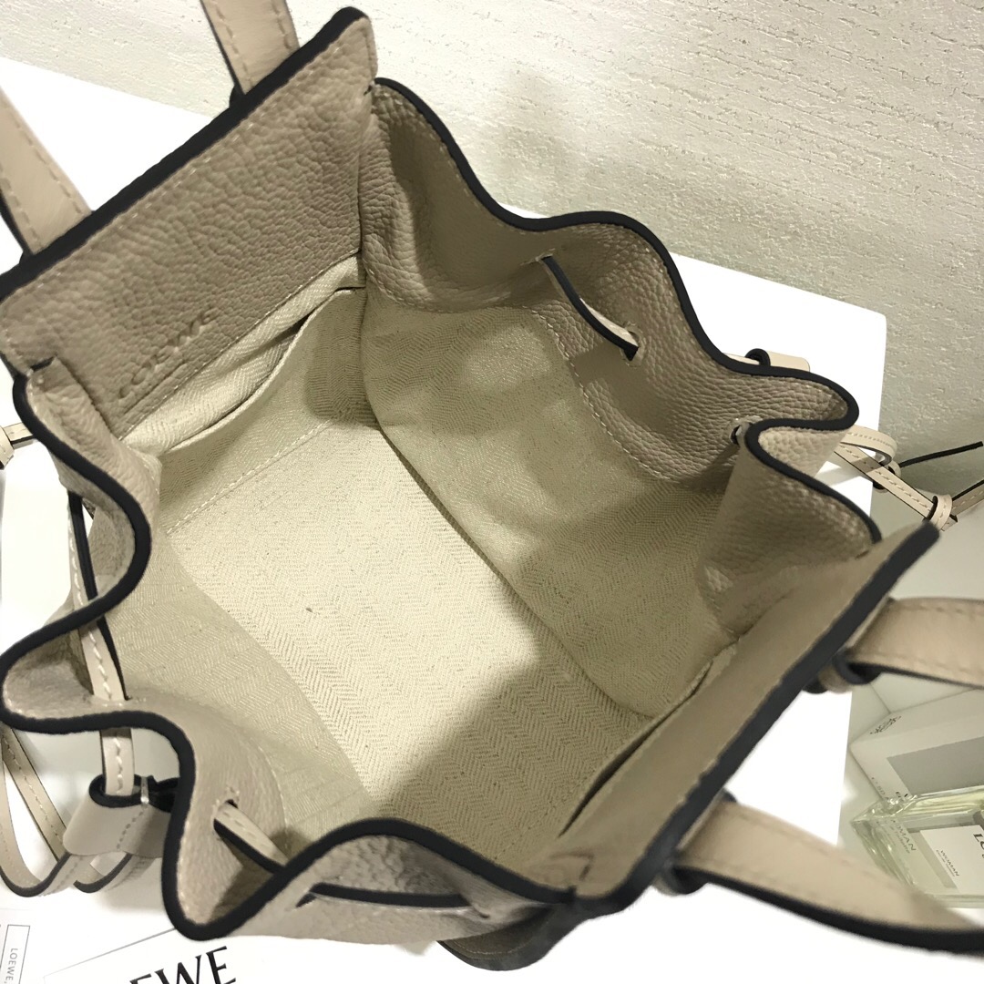 羅意威迷妳吊床包官網 Loewe Hammock Drawstring Mini Bag Light Oat