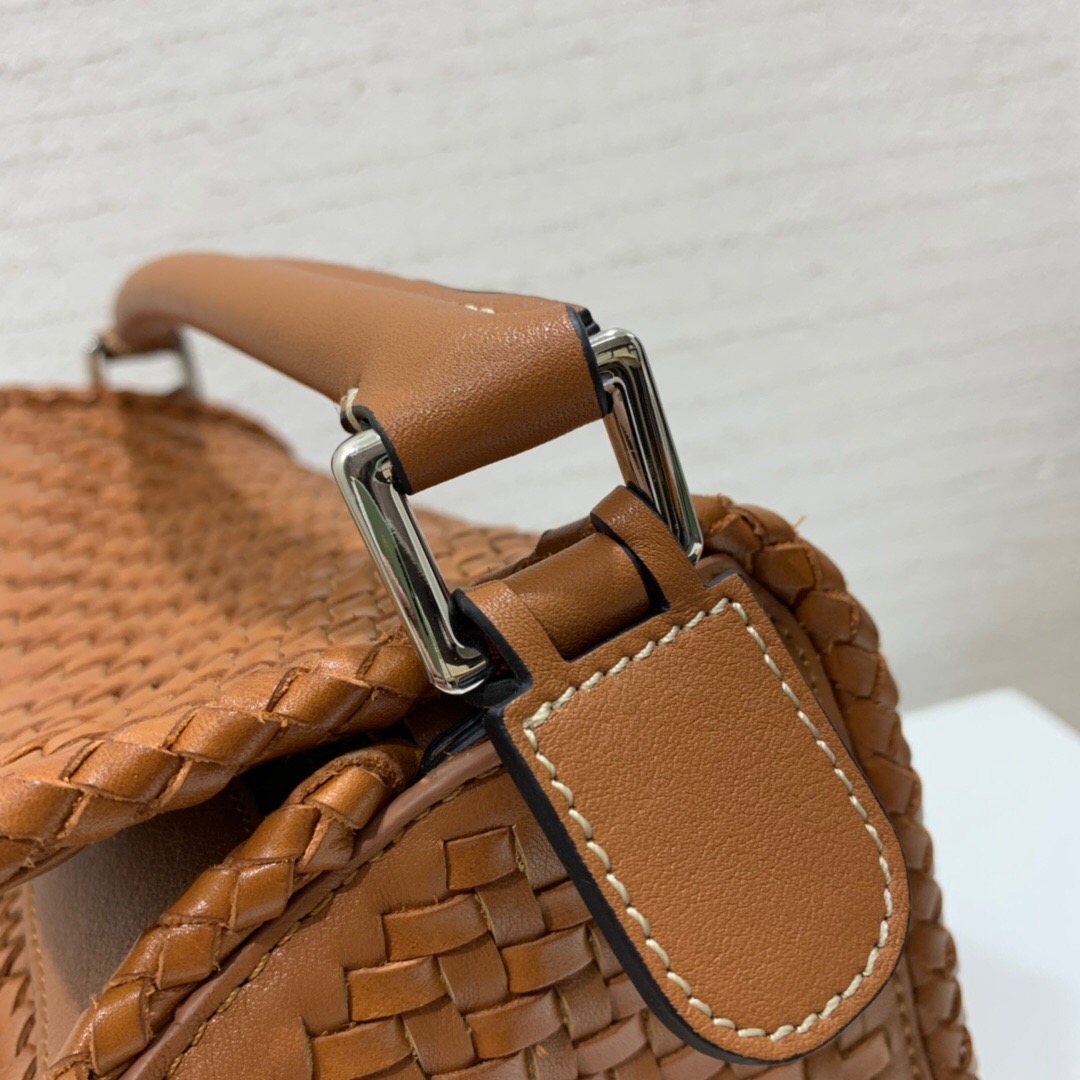 羅意威包包臺灣官網 LOEWE Puzzle Woven Small Bag 棕色