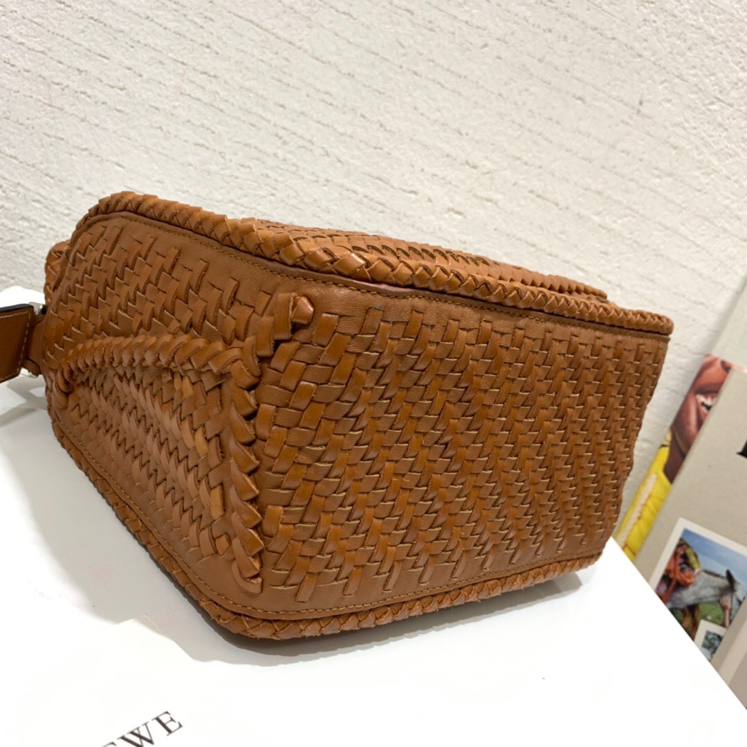 羅意威包包臺灣官網 LOEWE Puzzle Woven Small Bag 棕色