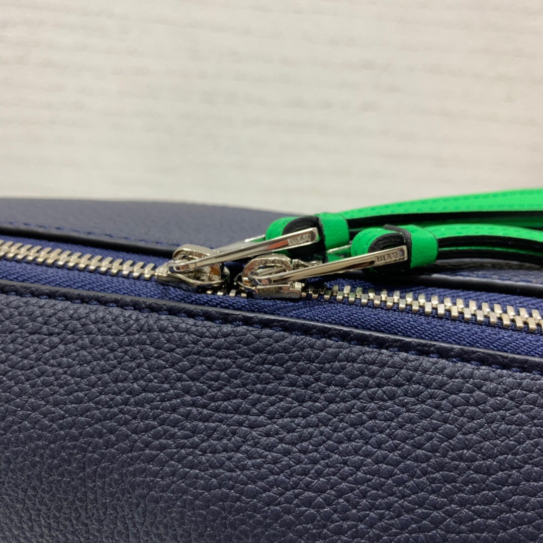 臺灣臺中市 LOEWE Puzzle Sling Deep Blue/Green