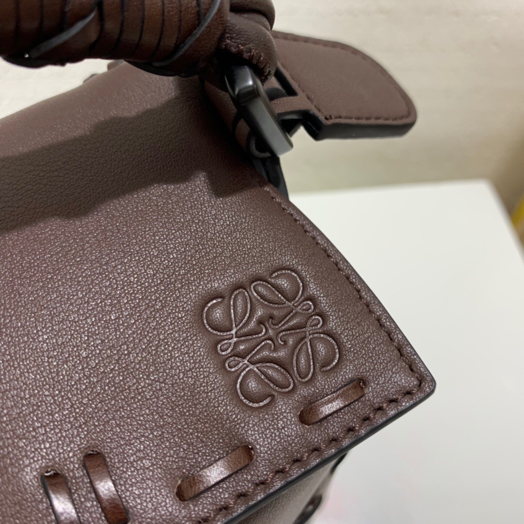 香港 羅意威幾何包幾個尺寸 價格及圖片LOEWE Puzzle Small Bag