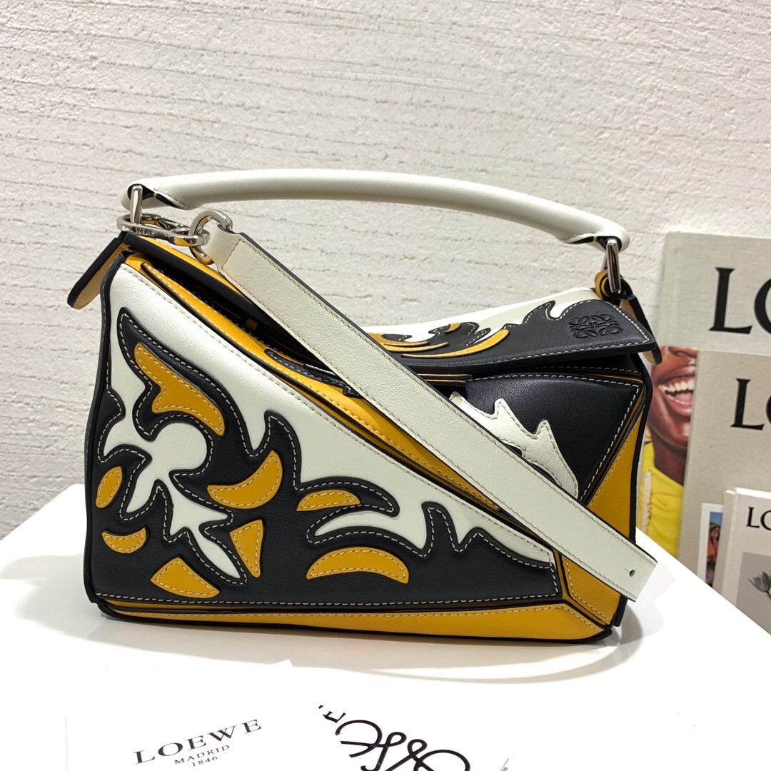 羅意威幾何包價格 LOEWE Puzzle Cowboy Small Bag black/light blue