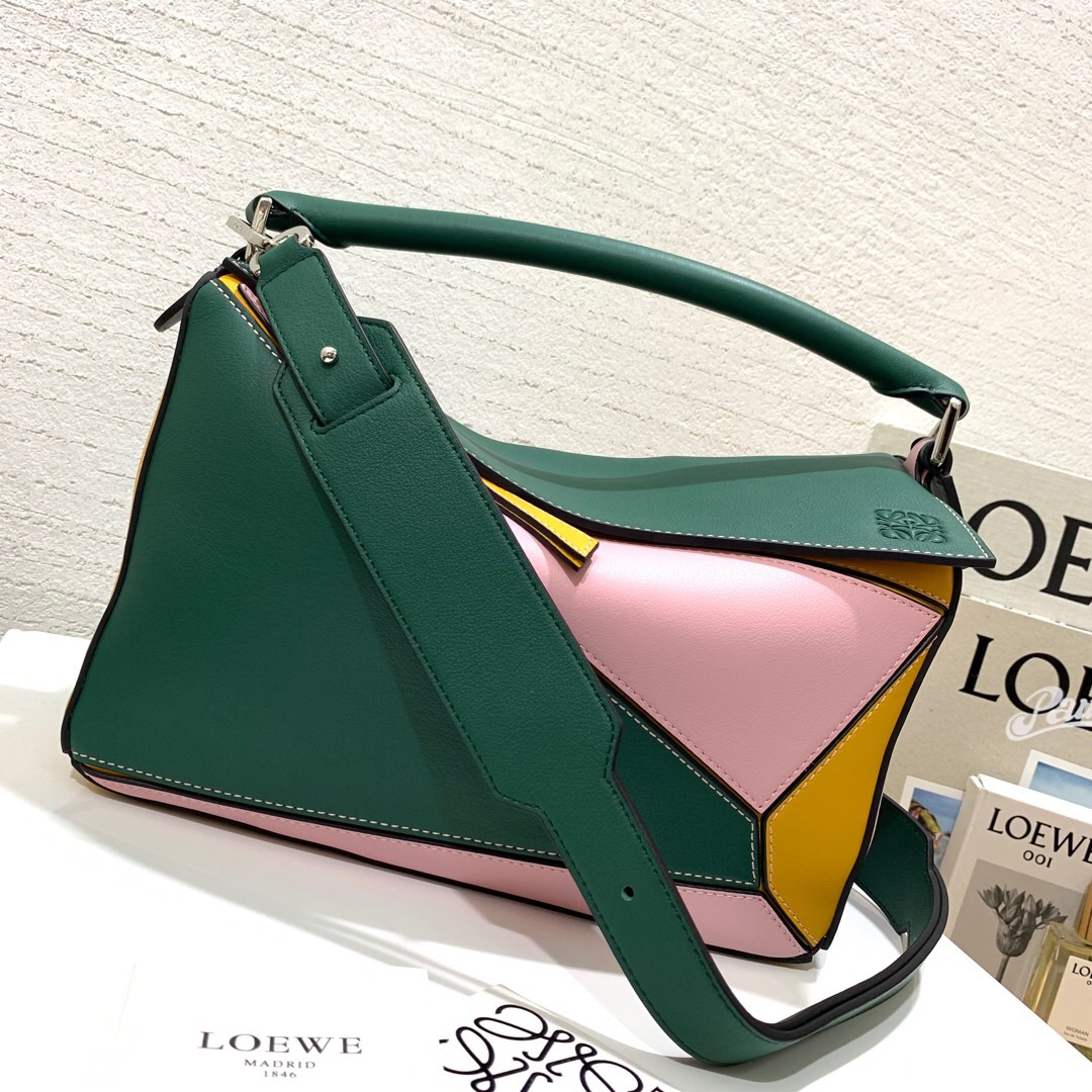 臺灣臺中羅意威幾何包價格 LOEWE Puzzle Small Bag Green/Pastel Pink