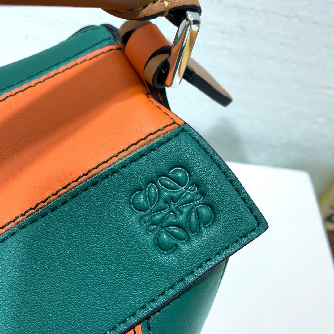 臺中羅意威幾何包價格 LOEWE Puzzle Rugby Small Bag orange/green