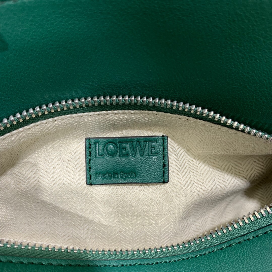 臺中羅意威幾何包價格 LOEWE Puzzle Rugby Small Bag orange/green