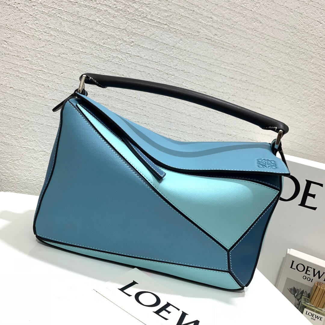 loewe puzzle 中號和小號 loewe Puzzle Small Bag Light Blue/Aqua