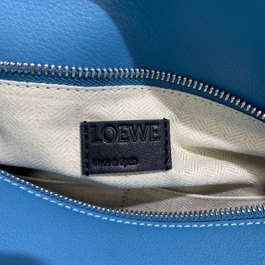 loewe puzzle 中號和小號 loewe Puzzle Small Bag Light Blue/Aqua