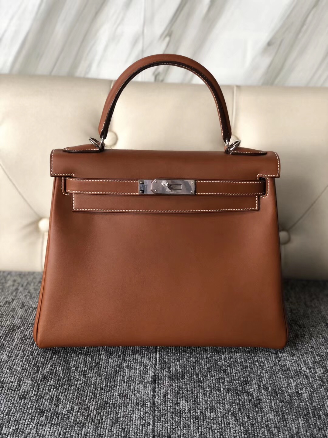 愛馬仕官網包包 Hermes Kelly 28cm Barenia Natural 馬鞍皮 CK37金棕色 Gold