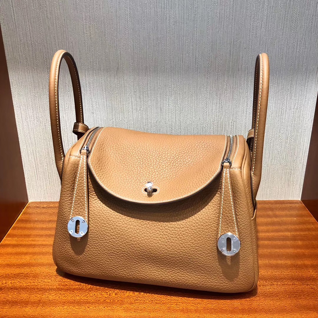 愛馬仕琳迪包 Hermes lindy 有哪幾個尺寸? 愛馬仕lindy 26cm CK37金棕色 Gold