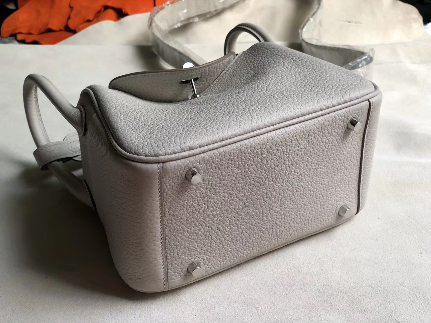 香港愛馬仕琳迪包定制 Hermes mini Lindy CK80珍珠灰 Pearl Grey Taurillon Clemence