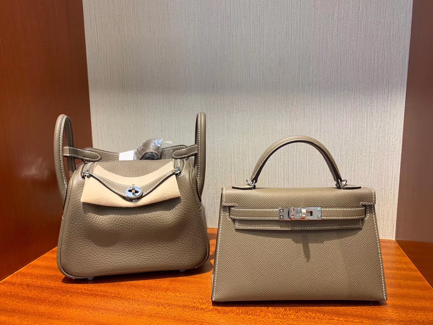 香港九龍城區 愛馬仕mini lindy多少錢 Hermes mini Lindy 19cm CK18大象灰 Etoupe