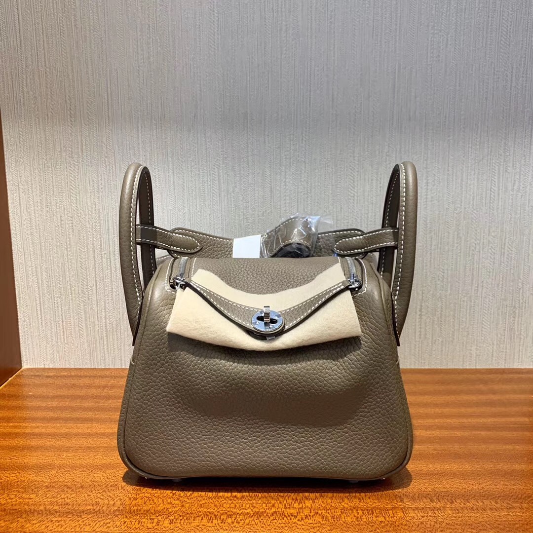 香港九龍城區 愛馬仕mini lindy多少錢 Hermes mini Lindy 19cm CK18大象灰 Etoupe