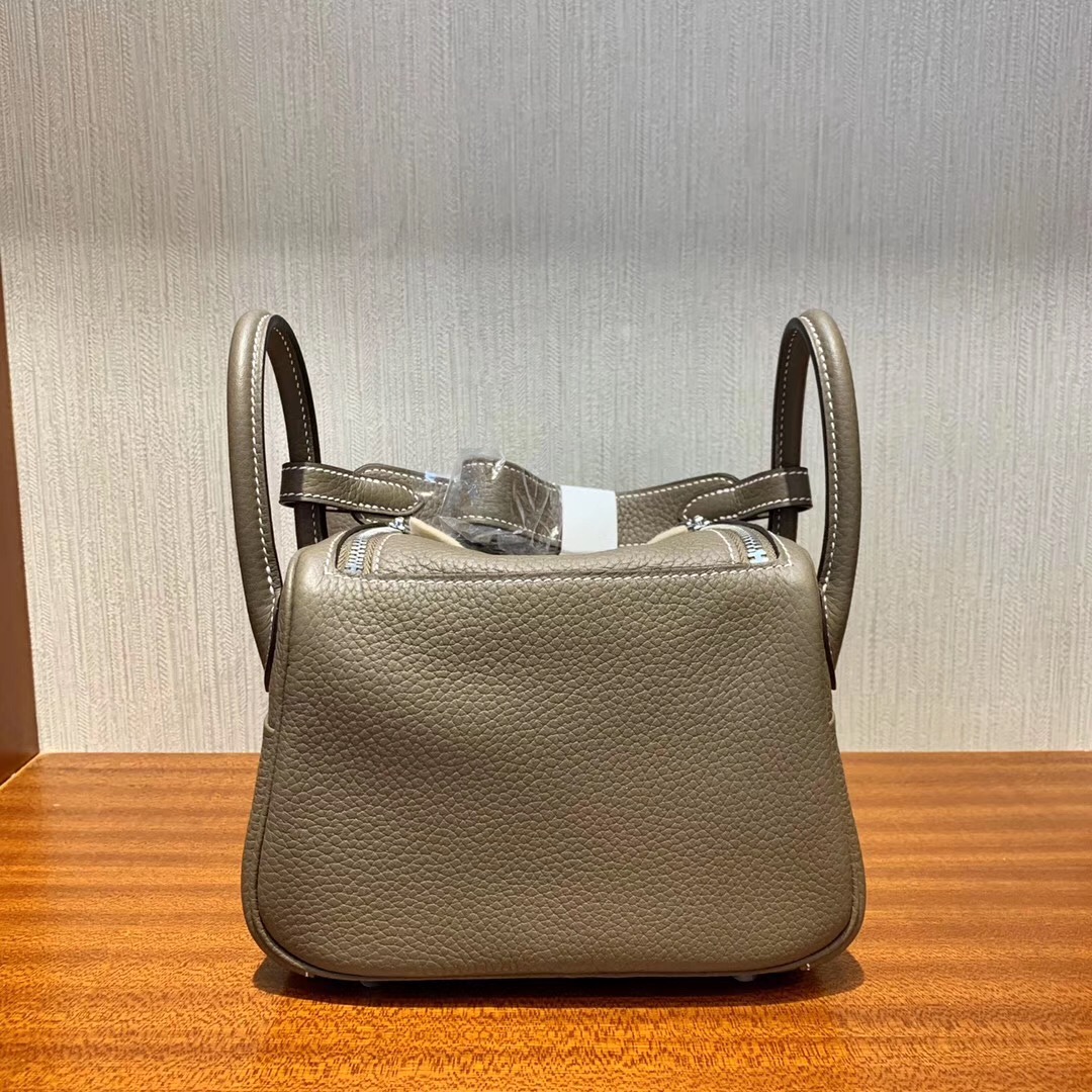 香港九龍城區 愛馬仕mini lindy多少錢 Hermes mini Lindy 19cm CK18大象灰 Etoupe