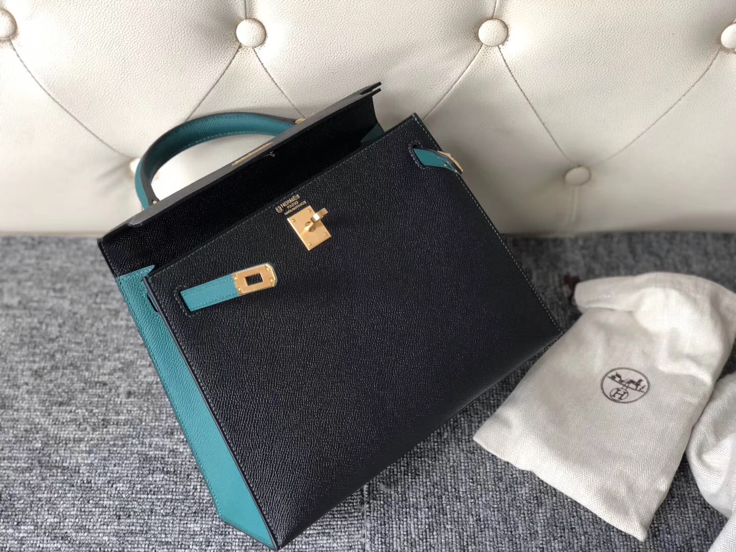 臺灣新竹市愛馬仕 Hermes Kelly 25cm Hss CK89黑色/Z6孔雀綠 Epsom 磨砂金扣 馬蹄印