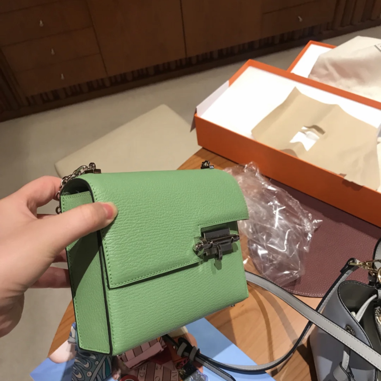 愛馬仕2020春夏新色 Hermes Verrou mini 3I 牛油果綠 Vert Criquet 蟋蟀綠