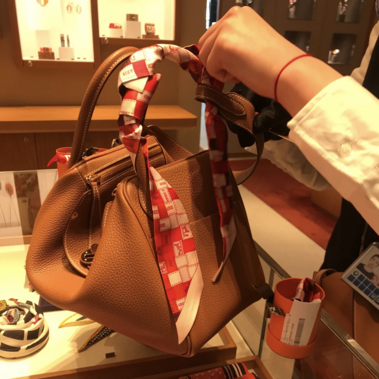 香港愛馬仕琳迪包官網價格 Hermes Lindy 30cm bag CK37 金棕色 Gold TC牛皮